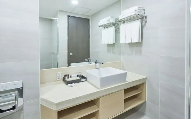 Chuncheon Eston Hotel