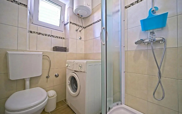 Apartment Pavo-80m from beach