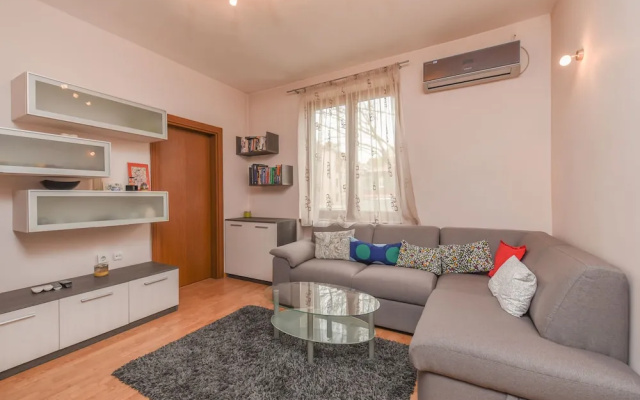 FM Deluxe 1-BDR Apartment - Iconic Donducov Boulevard