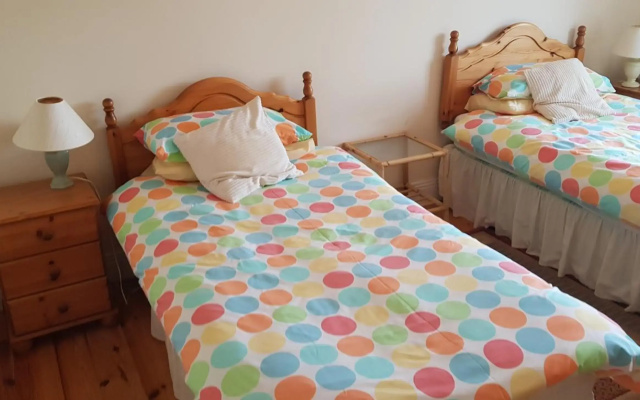 Beautiful 3 Bed Apartment with Balcony Sea View