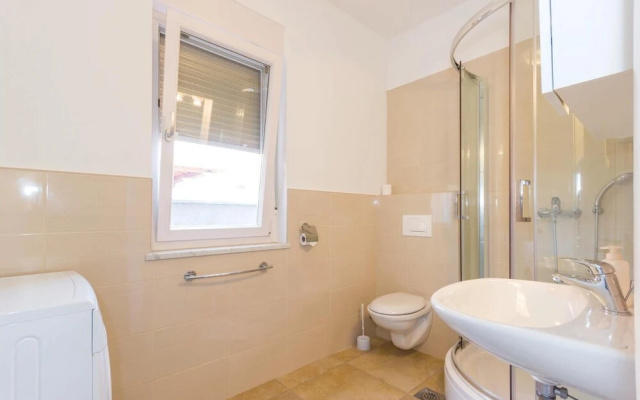 Awesome Home in Ika With Wifi and 2 Bedrooms