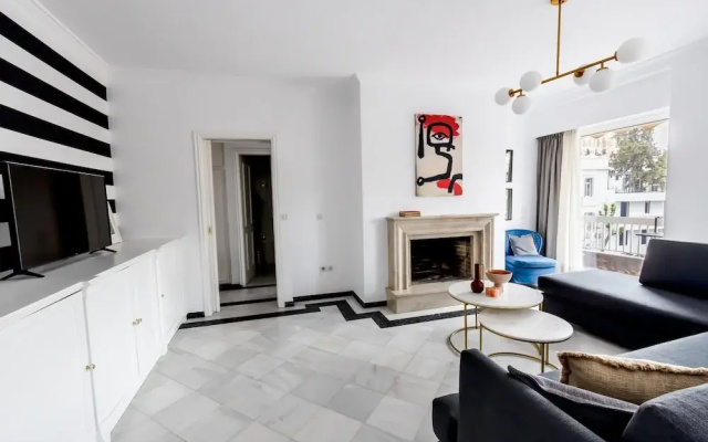 Massive 2-combo apt Unbeatable Acropolis Views 9pax