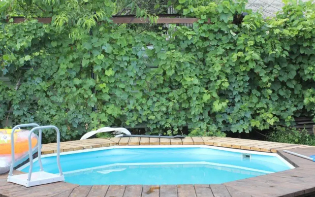  L'House Taganrog 