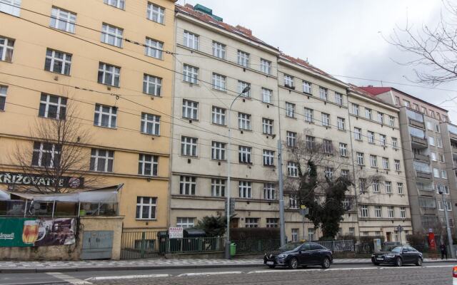 Апартаменты Cosy Modern Vinohrady Apartment вид на фасад