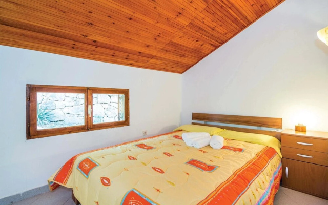 Stunning Home in Cesarica With Wifi and 3 Bedrooms