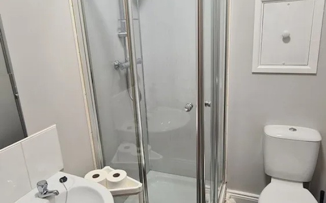 Waterworks En Suite Rooms with Private Living Room