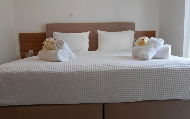Kinira Beach Hotel