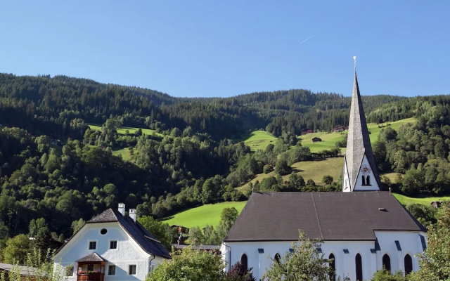 Lovely Apartment in Mühlbach With Balcony