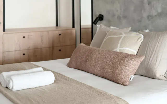 Station House Studio Apartment Gym Rooftop Pool