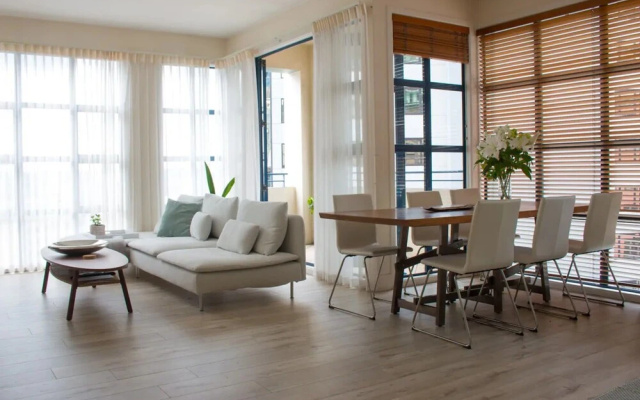 2 Bedroom Penthouse Apartment with Harbour Views