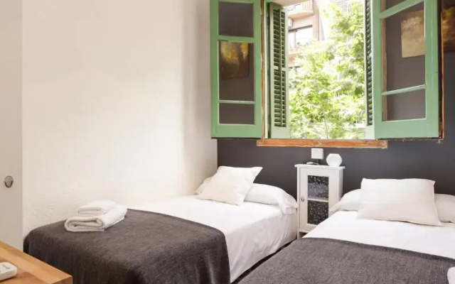 Eixample - Sagrada Familia Aparments