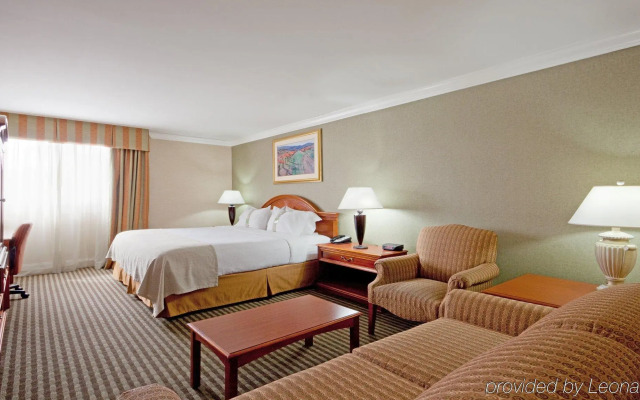 Holiday Inn Concord Downtown