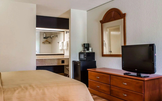 Days Inn by Wyndham Eglin AFB
