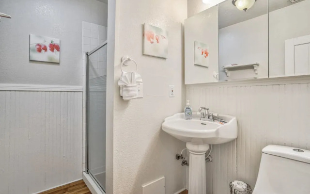 1BR Quiet Neighborhood & Nearby Parks