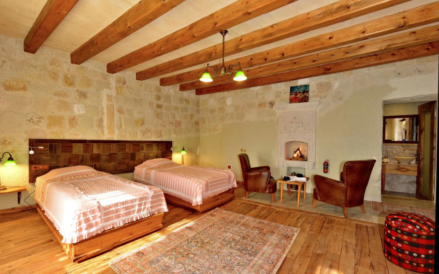Seki Cave Hotel