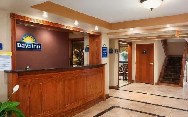 Days Inn by Wyndham Iselin / Woodbridge 2