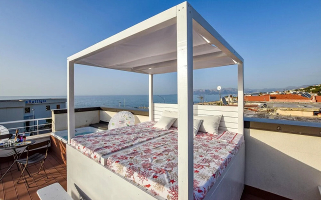 Beautiful Home in Alcamo With 4 Bedrooms, Jacuzzi and Wifi