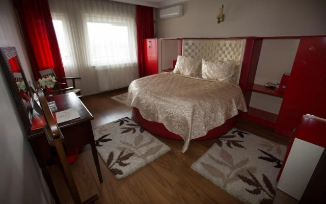 Grand Astra Hotel