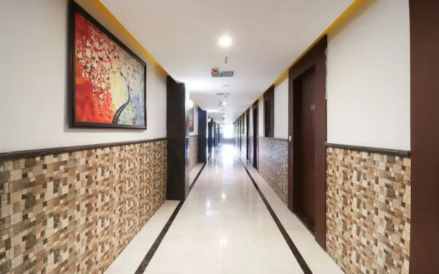 City Club & Hotels By Oyo Rooms