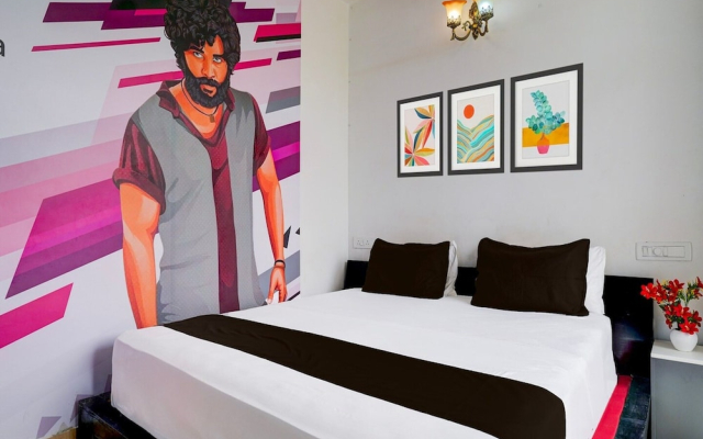 Deluxesree Residency