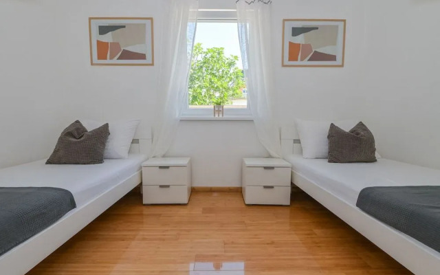 Funtastic Apartment with Private Heated Pool
