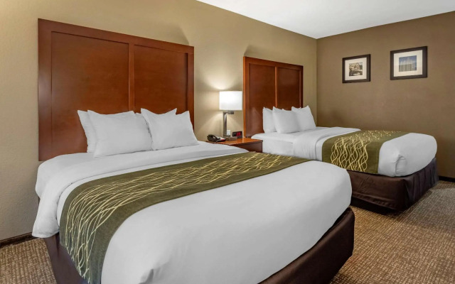 Comfort Inn & Suites Pittsburgh South