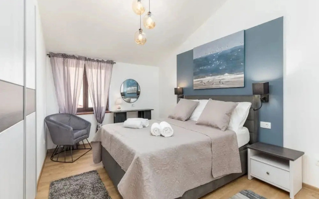 Apartment in Valbandon Near Beach & Pool