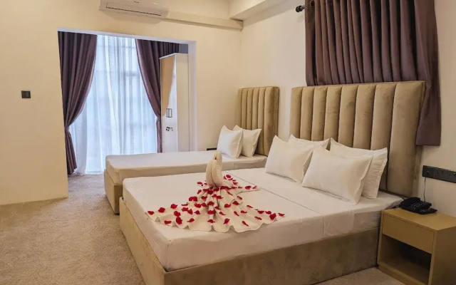 Kings Grand Hotel