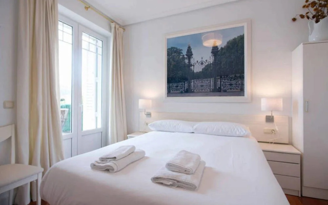 BREATHTAKING TERRACE VIEWS - by SanSebastianApartments.es