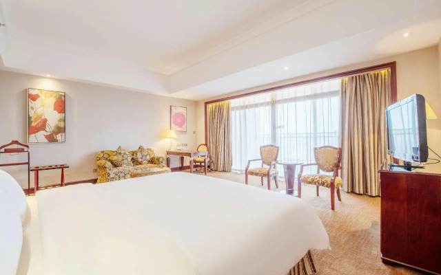Babylon Hotel