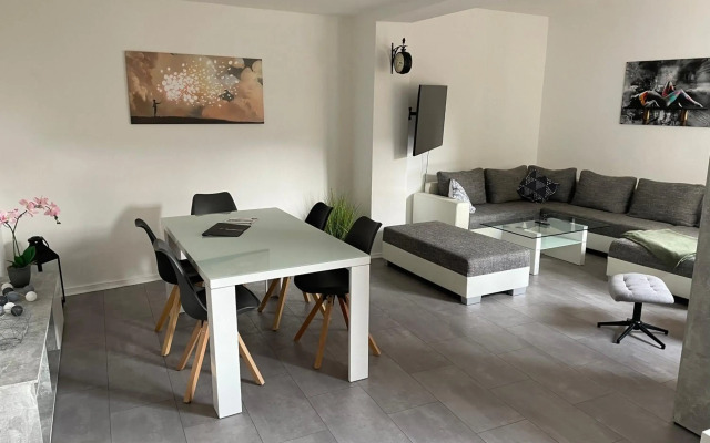 Große moderne Ferienwohnung, ruhige Innenstadtlage