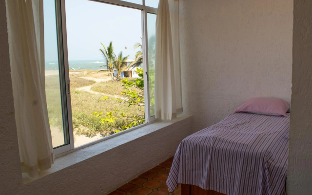 Casa Roja, Tecolutla (frente al mar)