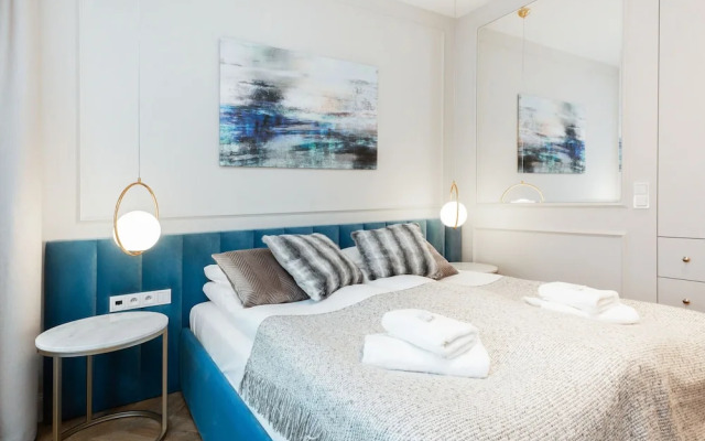 Mennica Residence Apartments by Renters