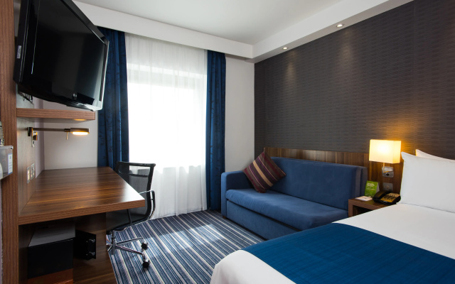 Holiday Inn Express London - Wimbledon South by IHG