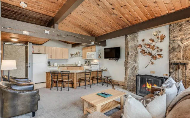 Laurelwood Condominiums Studio Deluxe Unit 115
