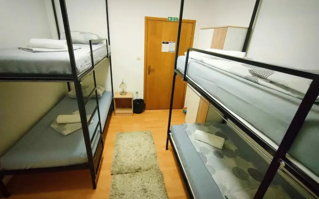 FG 1861 Hostel