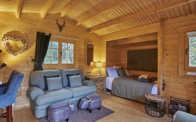 Punch Tree Cabins, Wood Burner & Hot Tub