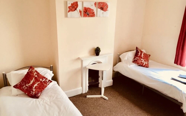 Upper Villiers - Contractors
