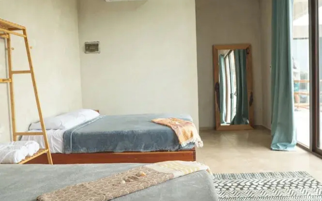 LaFamilia Casa and Suites