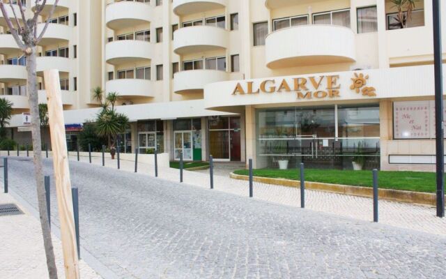 Отель Turim Algarve Mor Hotel Португалия, Портимао - отзывы, цены и фото номеров - забронировать отель Turim Algarve Mor Hotel онлайн вид на фасад