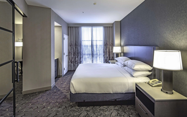 DoubleTree by Hilton Hotel Modesto