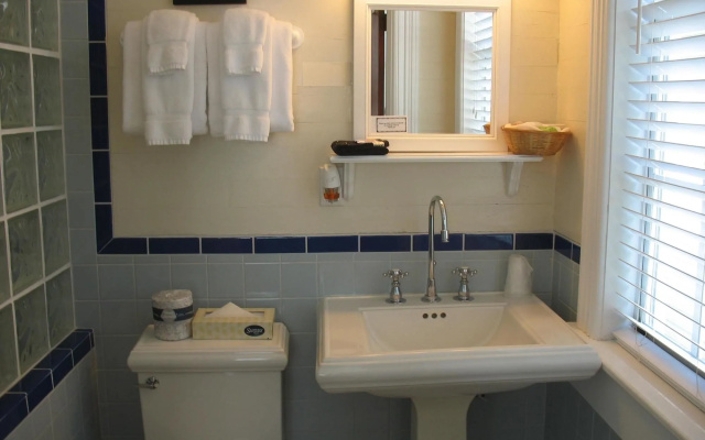 Duval Gardens at Southernmost Beach Resort – Adults Only