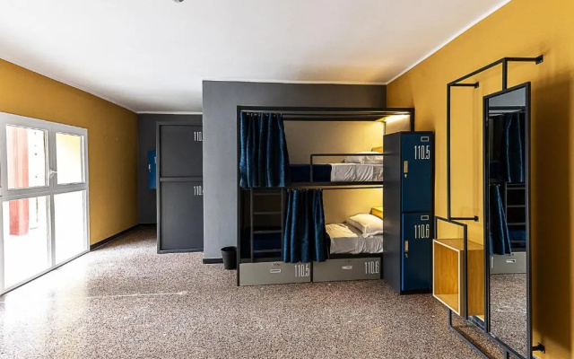 Marathon Hostel