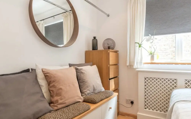 Homely 2 Bedroom Near Shepherd's Bush Tube