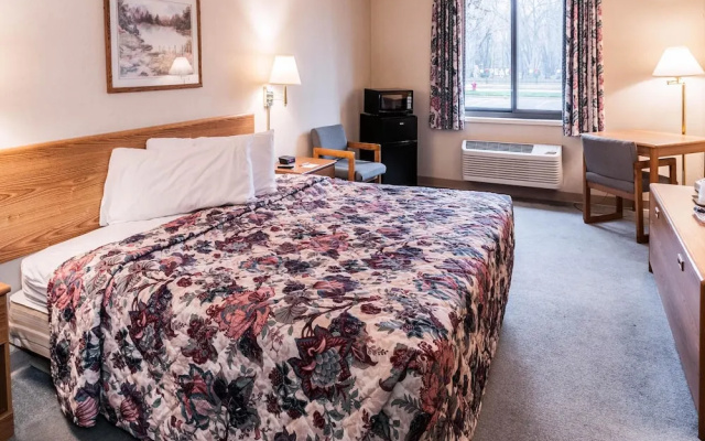 Riverview Inn & Suites