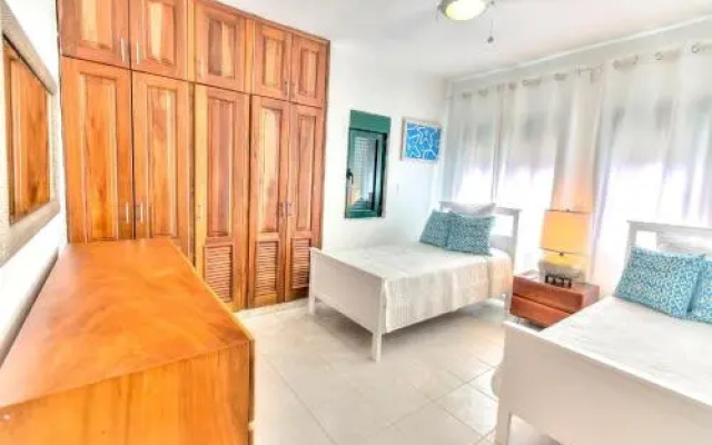 Oceanfront 3 Bdr Apt L201