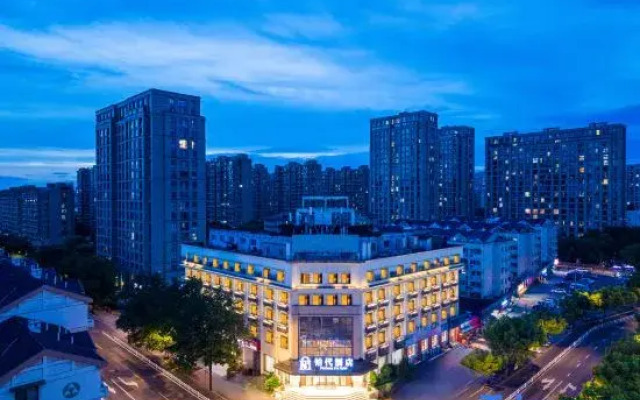 Platinum Era Hotel