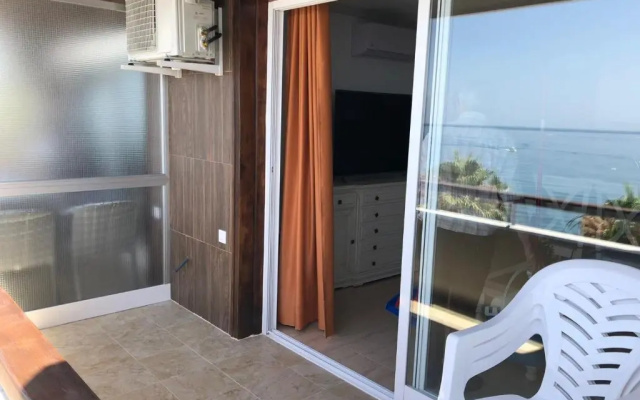 Apartamento 4-2, Edificio Eden Roc I
