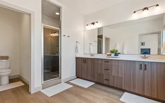 Sunshine & Happiness #7 3 Bedroom Townhouse