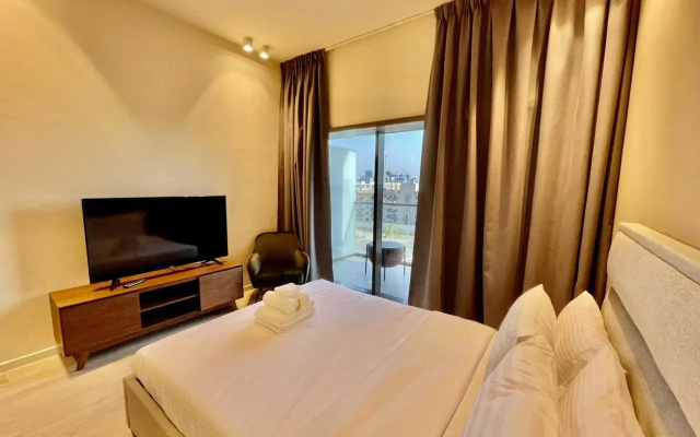 Park View Spacious Studio With Balcony